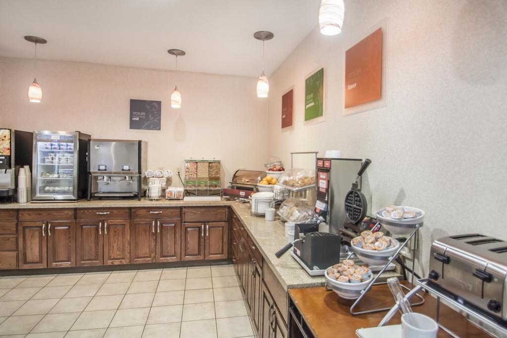 Comfort Suites Rochester Henrietta University Area Екстериор снимка