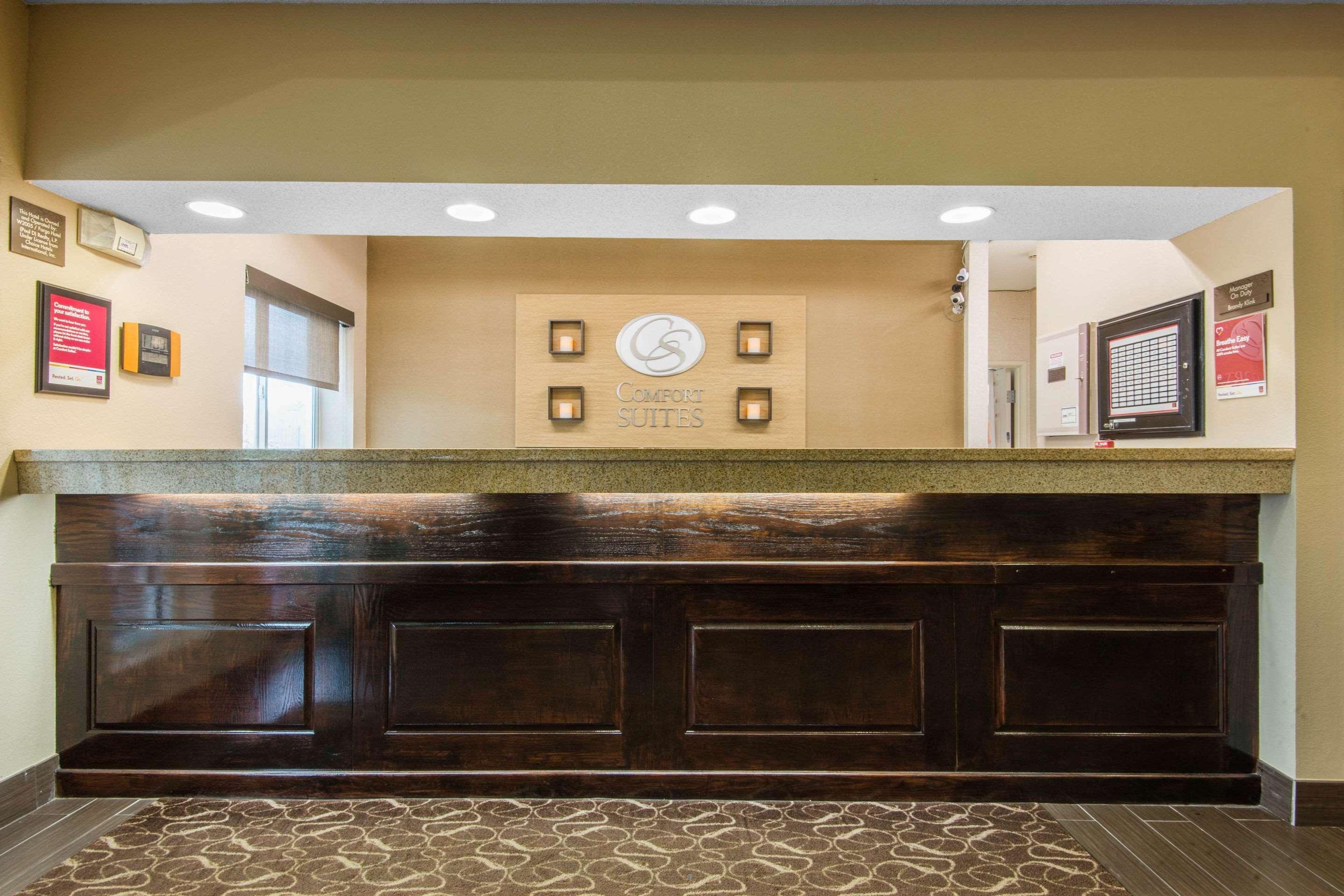 Comfort Suites Rochester Henrietta University Area Екстериор снимка