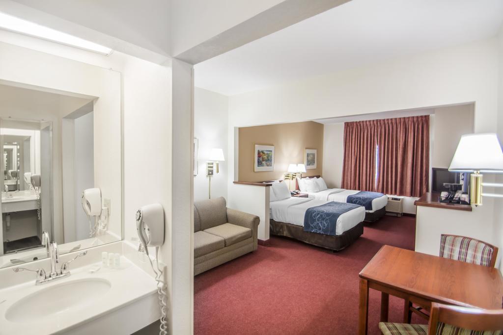 Comfort Suites Rochester Henrietta University Area Екстериор снимка