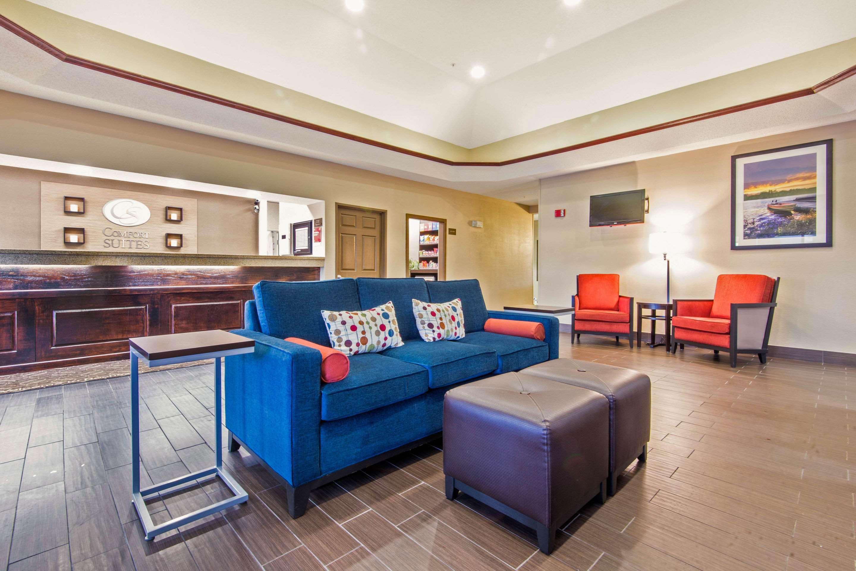 Comfort Suites Rochester Henrietta University Area Екстериор снимка