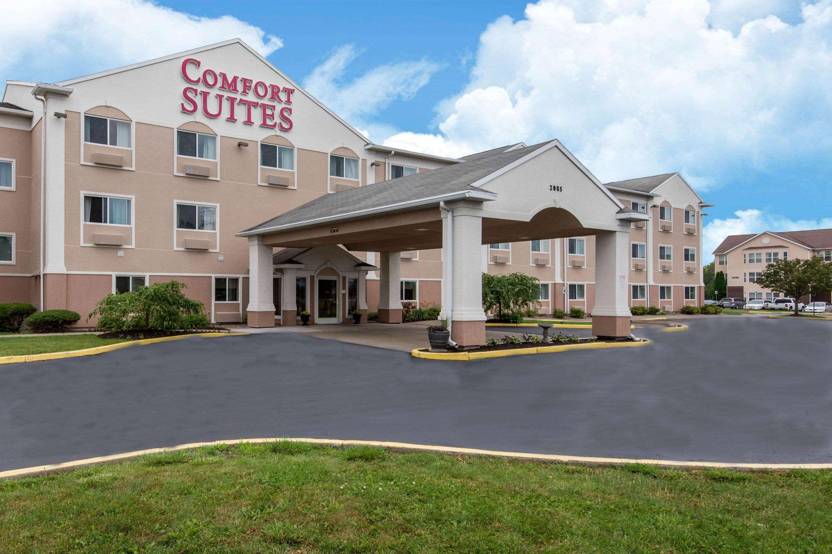 Comfort Suites Rochester Henrietta University Area Екстериор снимка