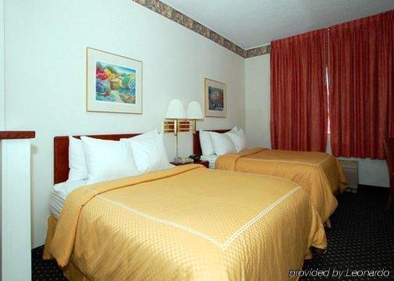 Comfort Suites Rochester Henrietta University Area Стая снимка