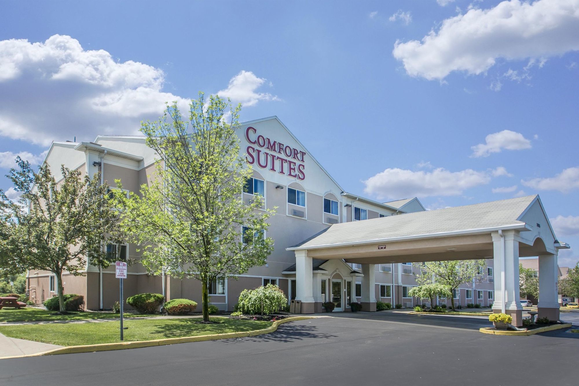 Comfort Suites Rochester Henrietta University Area Екстериор снимка