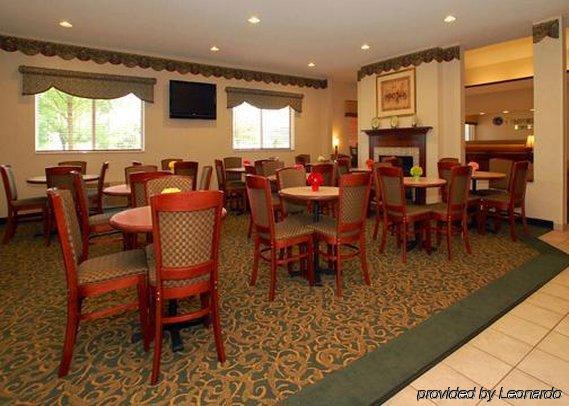 Comfort Suites Rochester Henrietta University Area Екстериор снимка