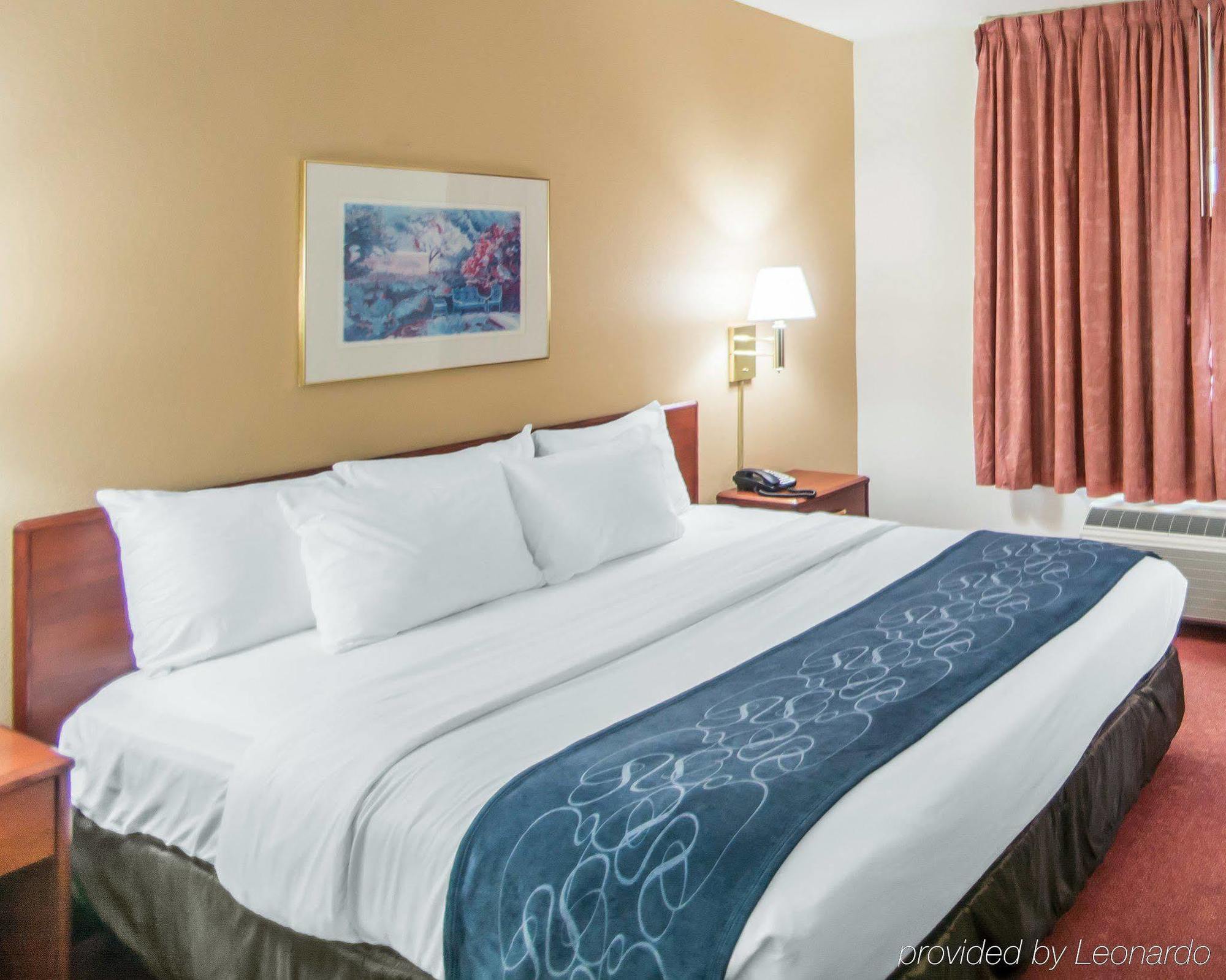 Comfort Suites Rochester Henrietta University Area Екстериор снимка